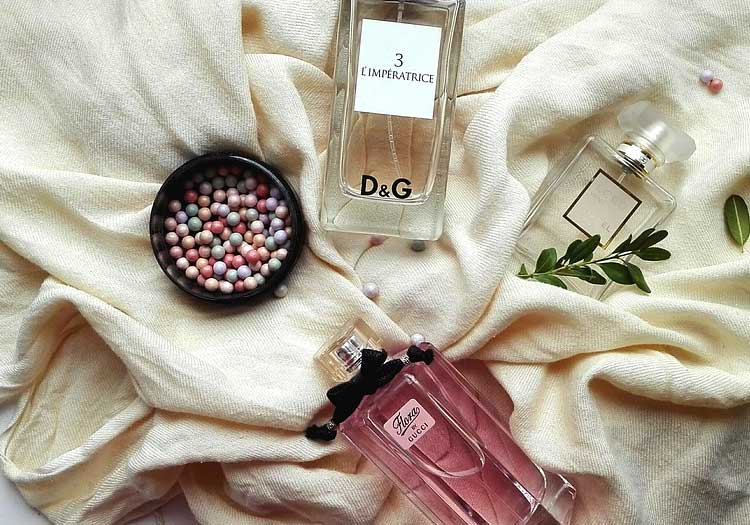 Top 4 tipy, ako príjemne a bez chemikálií prevoňať vašu kabelku