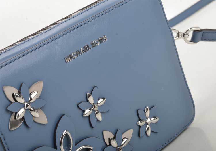 Značková peňaženka. Doplnok či sluha?