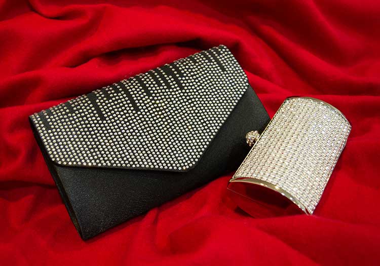 Praktický sprievodca: Ako vybrať perfektnú spoločenskú kabelku