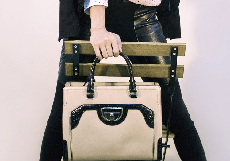 Čo o Vás prezradí dámská kabelka?