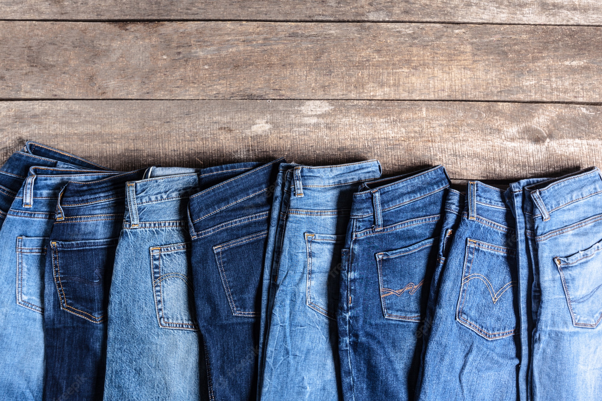 Trendy letošního podzimu? Baggy, korzety i bombery