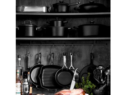 Le Creuset - Liatinový hrniec okrúhly s pokrievkou 18 cm/1,8 l