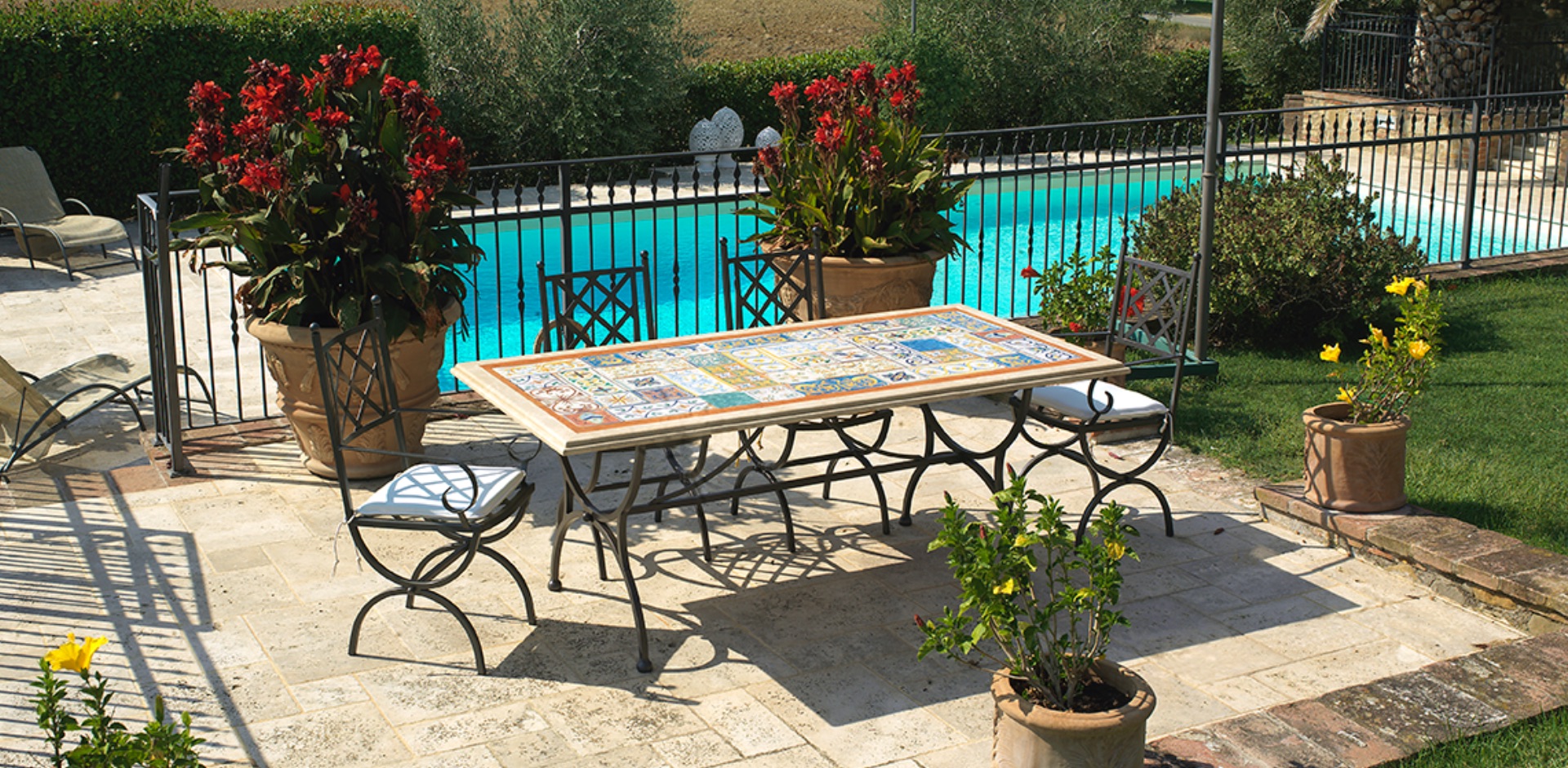 Stůl Patchwork z terakoty a kamene