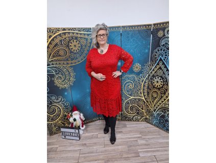 2 kusy červené, 120 130,oky 138,dĺžka 113,48€, Krajkové šaty