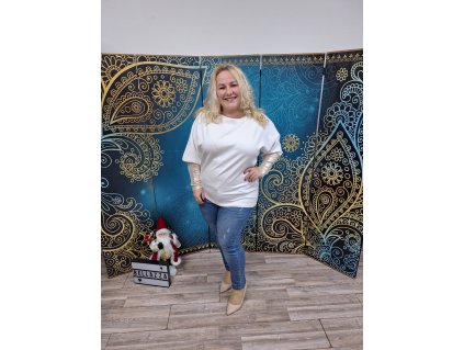 4 kusy (2)Hrudník 140 150, boky 114 130, dĺžka 61, 39€