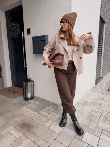 Vlněný krátký kabát