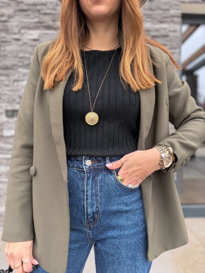 Dlouhý řetízek s medailonem