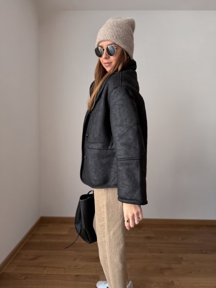 Teplá bunda s beránkem