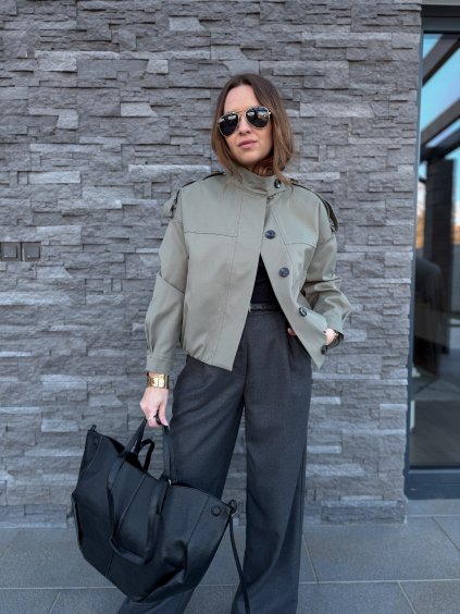 Bunda se stojáčkem