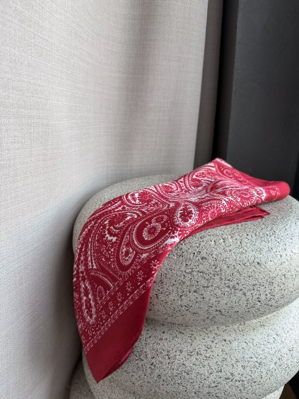 Hedvábný šátek RED