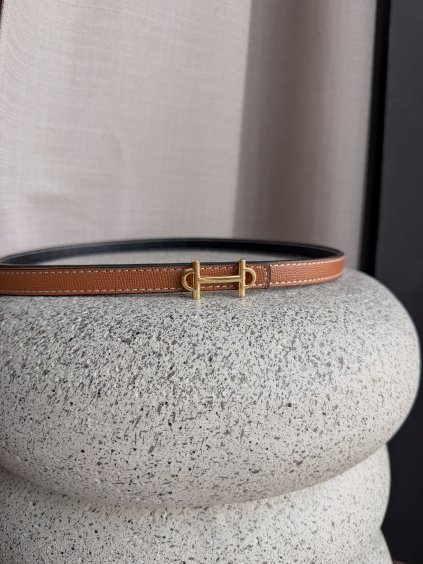 Oboustranný kožený pásek