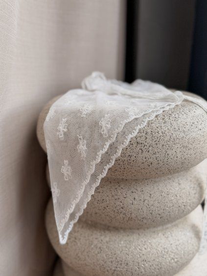 Krajkový šátek LACE