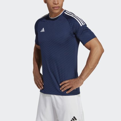HR2621 5 APPAREL On Model Front View grey