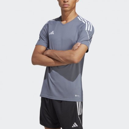 IC7478 5 APPAREL On Model Front View grey