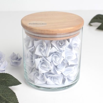 Sklenice s citáty Poděkování – designová sklenice s 31 origami (růže) pro každodenní rituál Poděkování.
