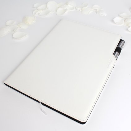 Bílý linkovaný notes A4 s koženkovým potahem a sametovým vnitřkem – elegantní zápisník Belum.