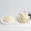 Sójová svíčka ve tvaru růže – bílá designová dekorace