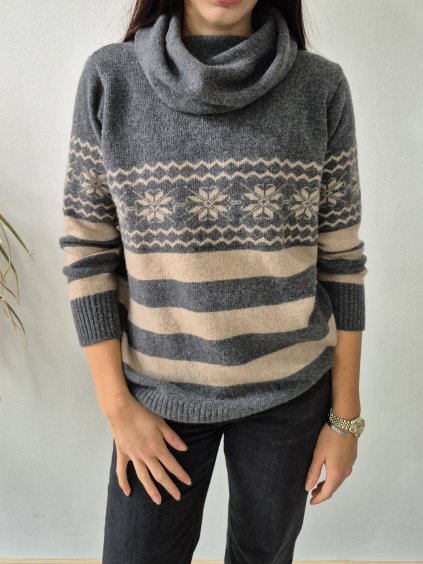 Vlnený sveter so zimným motívom