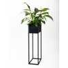 stojan na kvetiny kovovy 23 x 23 x 90 cm barva cerna s kvetinou