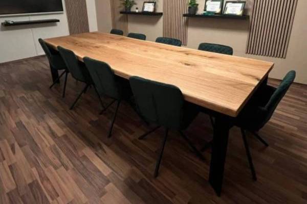 zasedaci_stoly_benoble