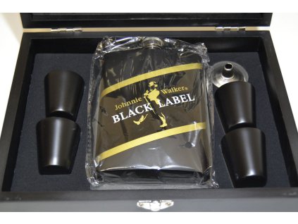 PRC Sada - šachy + placatice Johnnie Walker a 4 panáky