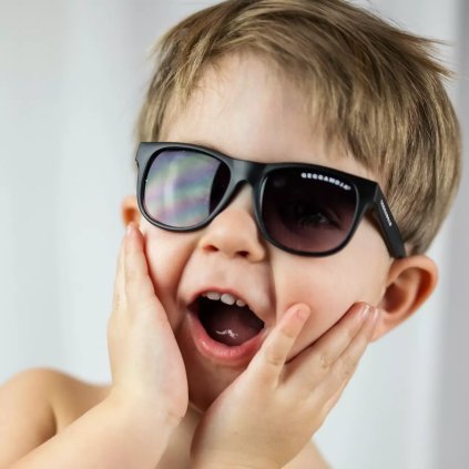 4710 2 detske slunecni bryle 2 6 let cerne geggamoja