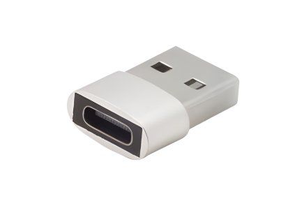 Stříbrný mini adaptér USB-A na USB-C pro nabíječku notebooku střídavý proud