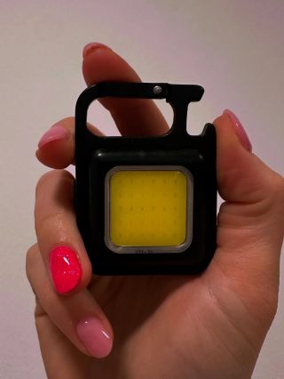 Ano, i takto můžete udělat svému muži (nebo ženě) radost na Valentýna. Toto kapesní LED světlo Othemo vám poskytne až 50×...