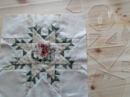 Pravítko patchwork hvězda Pohádka 30 cm