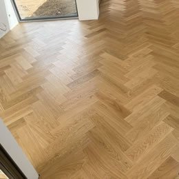 Drevené parkety Herringbone 90° - vzor stromček