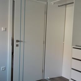 Vstavaná skriňa biela