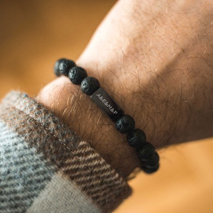 Pánsky náramok z minerálov s textom Beads lavovy kamen cierna