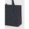 Kabelka GUESS 3v1 EBG839023 Coal logo