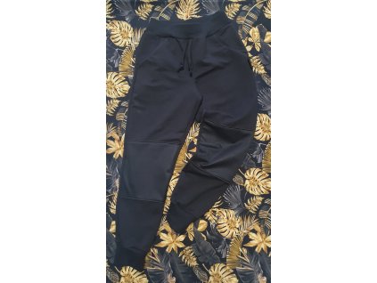 Tepláky pre aktívne deti