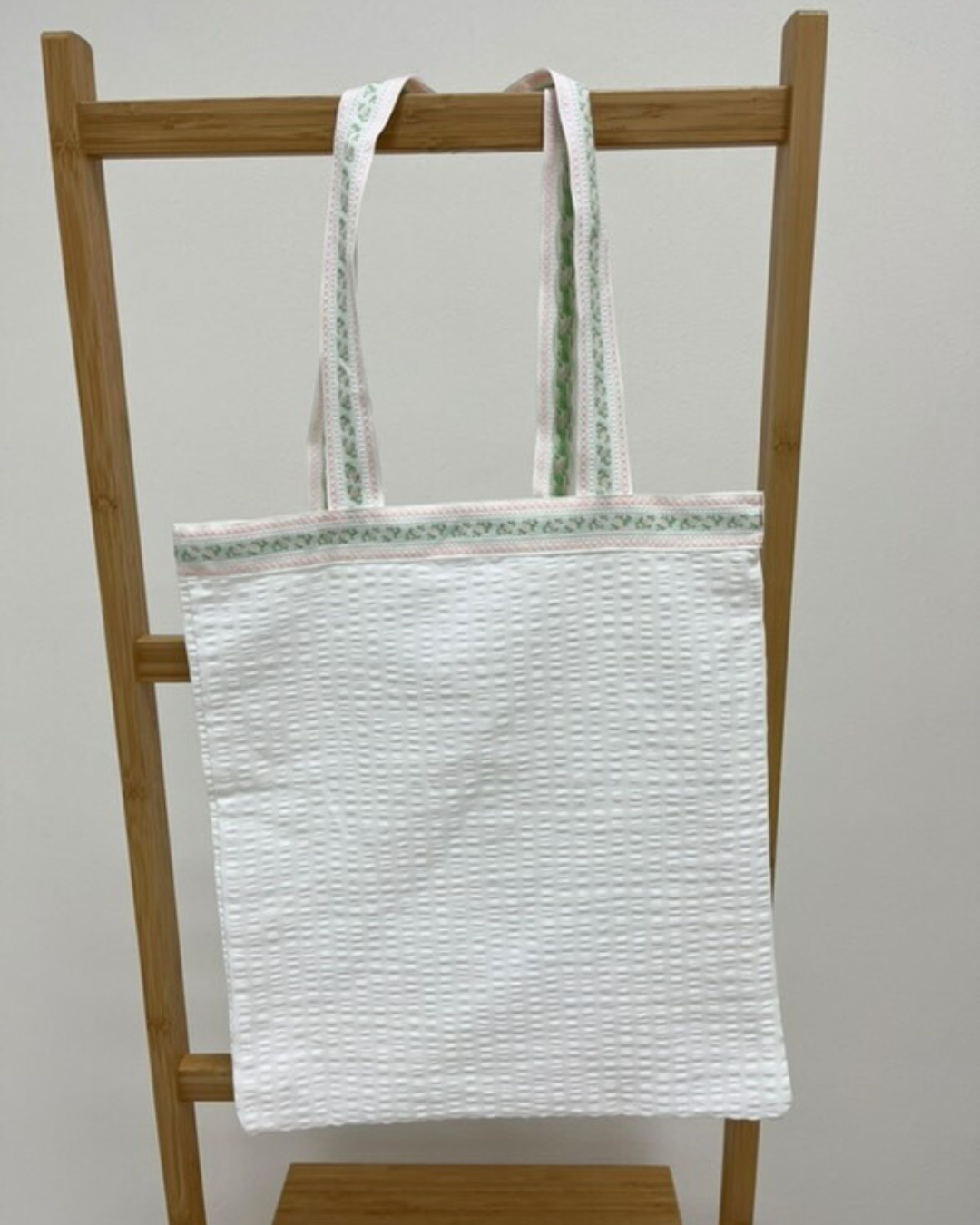 B.E.S. - Petrovice, s.r.o. Látková taška - 31x33cm - vzor Bílá s lemem růžiček