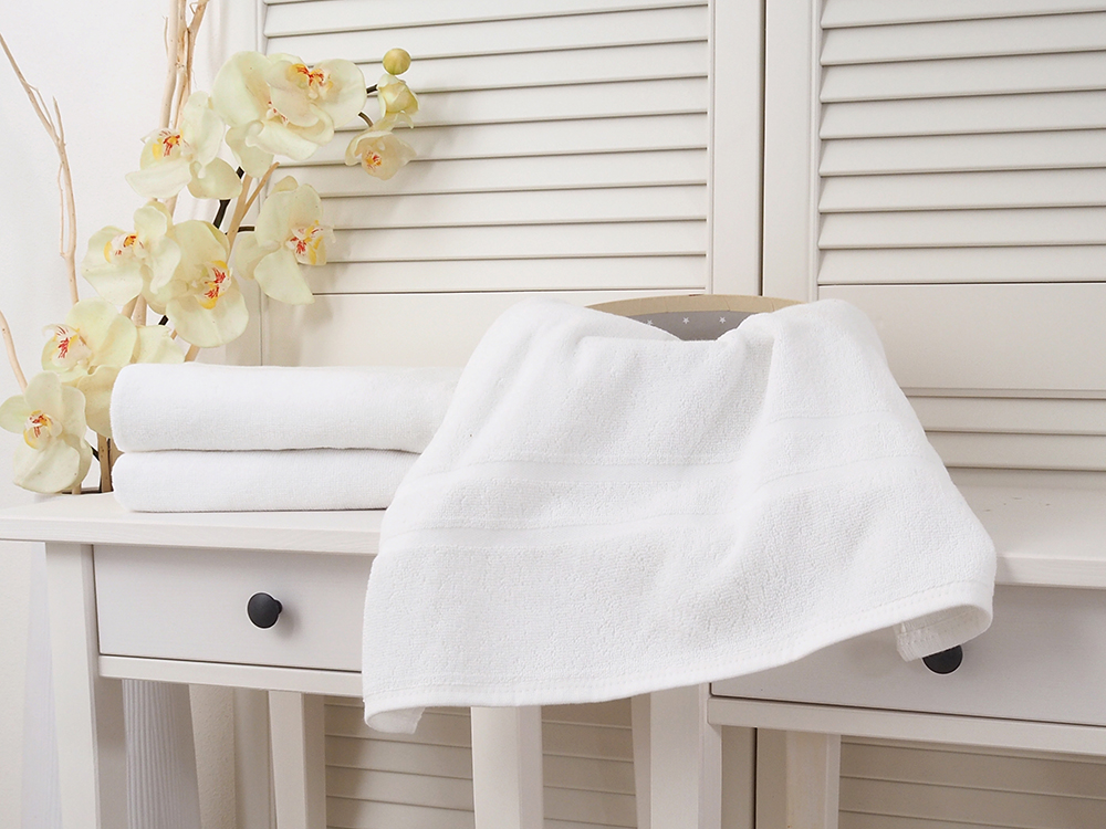 B.E.S. - Petrovice, s.r.o. Bavlněný froté ručník 50x100 Hotel s bordurou - Bílý