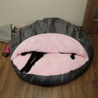 Konečně pátek 🙂 Taky se těšíte? Tento pelech, do kterého se Váš hafan může pěkně ukrýt najdete tady:...