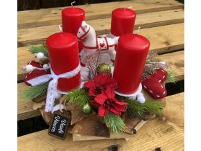 Dřevěný adventní věnec