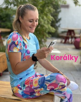 Co vám připomínají tyhle barvy? Inspiraci pro kolekci Korálky jsme hledali v Jablonci nad Nisou. Barevnost, lesk a jemná...