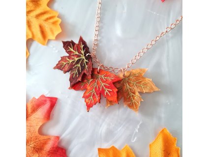 Maple leaf charm necklace