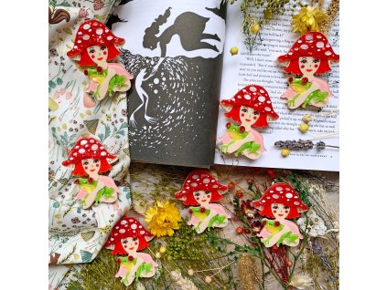 She Loves Blooms Amanita with Heqet Brooch