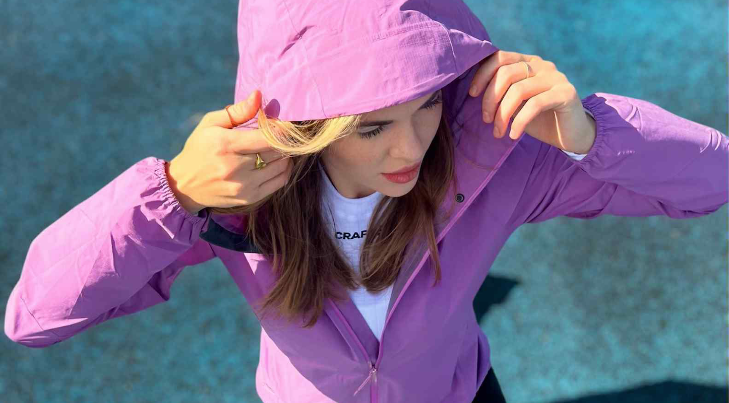 Testujeme: Inov8 Stormshell – Když se počasí zblázní, tahle bunda tě podrží