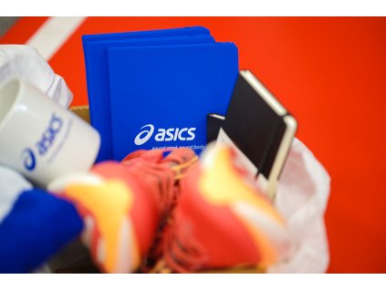 DÁREK k objednávce bot Asics z kolekce jaroléto 2026 Běžecká speciálka Best4Run (5)