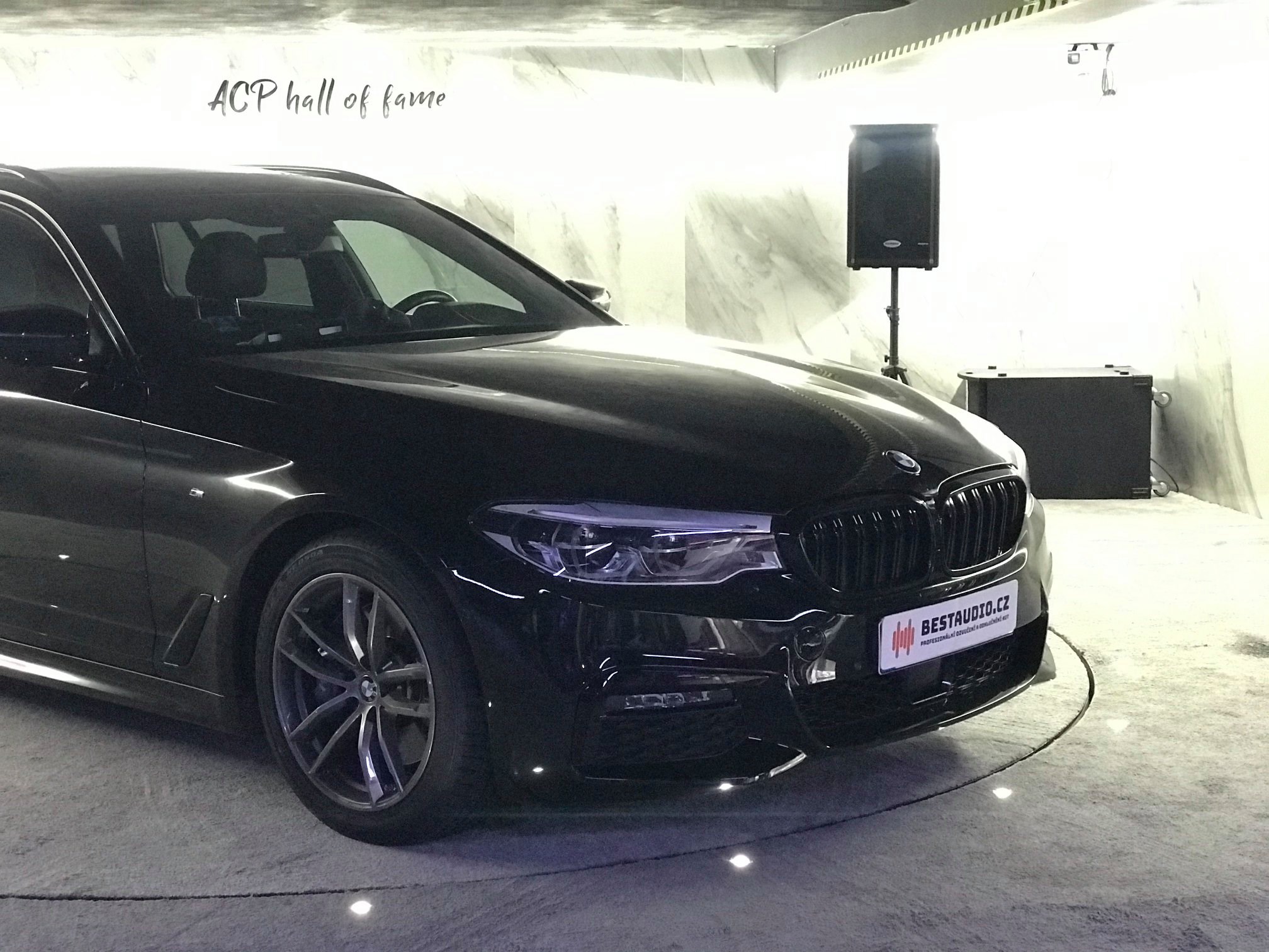 BMW 5 (G31) – Instalace prémiového audia – Alternativa místo Harman Kardon