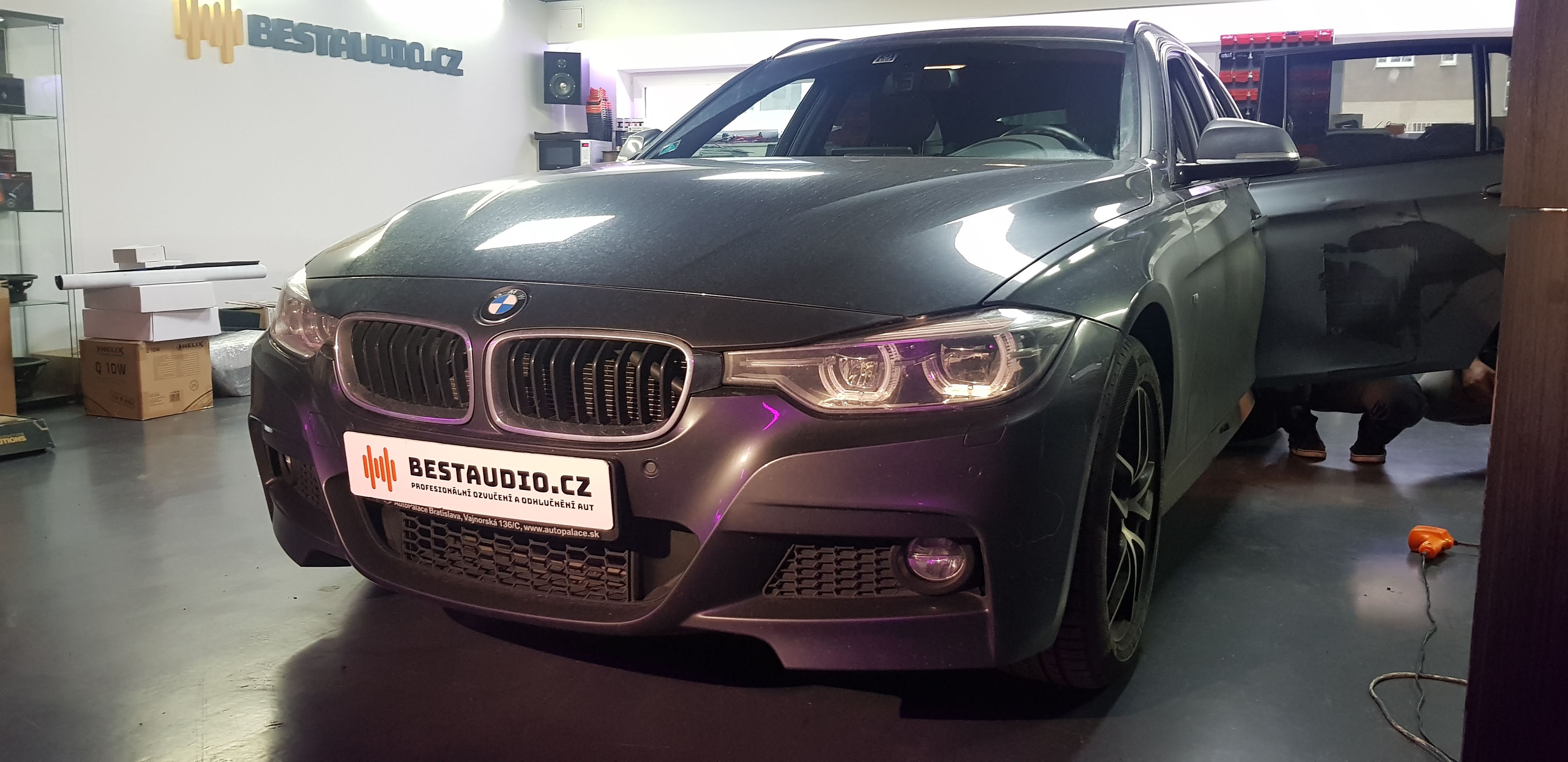 BMW 3 (F31) – ozvučení bez zásahu do vozu – upgrade premiového HiFi Sound Systému (option676)