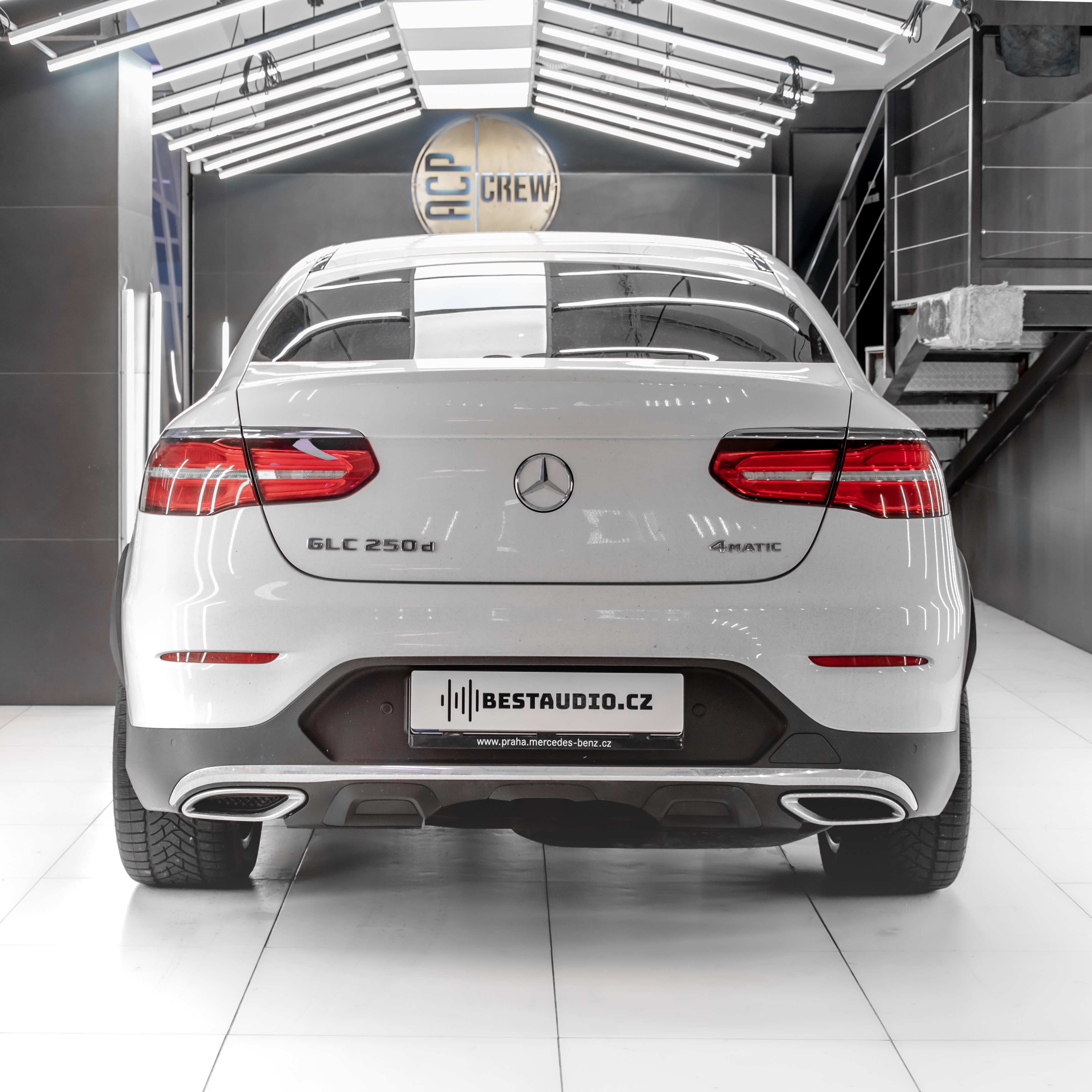 Mercedes GLC Coupe – Instalace prémiového audio systému (Alternativa místo Burmesteru)