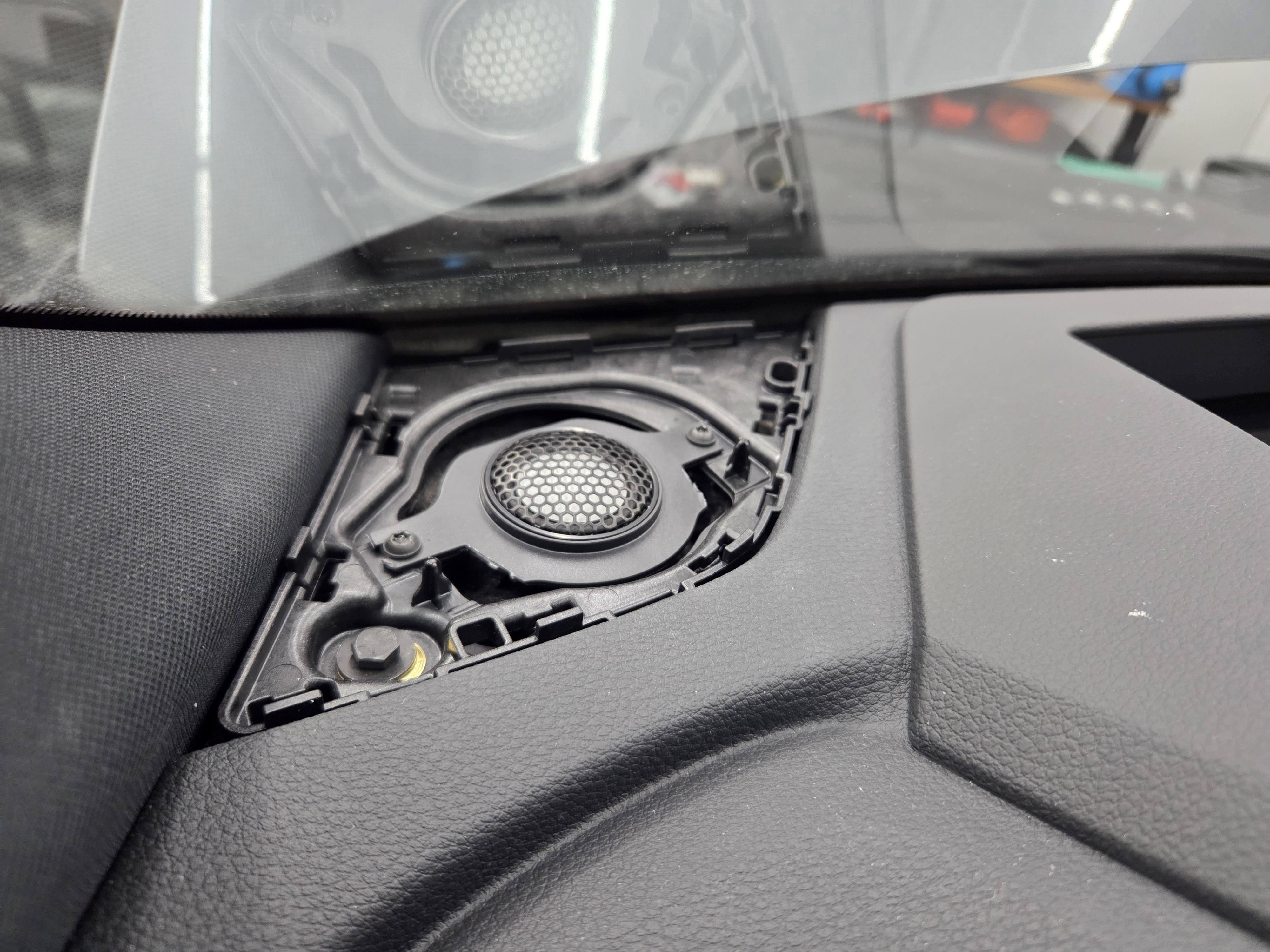 Nový výškový reproduktor