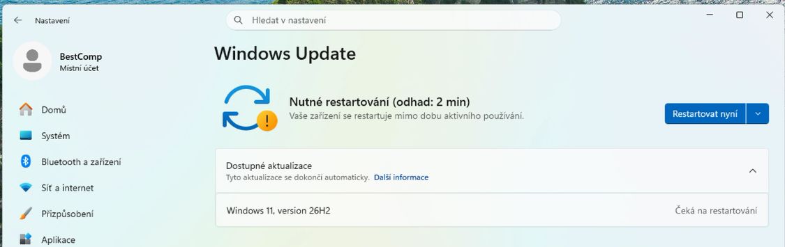 Windows Update ve Windows 11 s aktualizací Windows 11, version 26H2 čekající na restartování