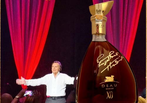 Koňak podepsaný od hudební legendy