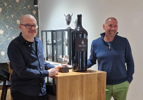 Večer elegance, hodinářství a vína